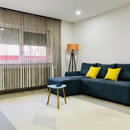קאריי Comfy Apartment - Free Private Parking,Ac,Wi-Fi מראה חיצוני תמונה