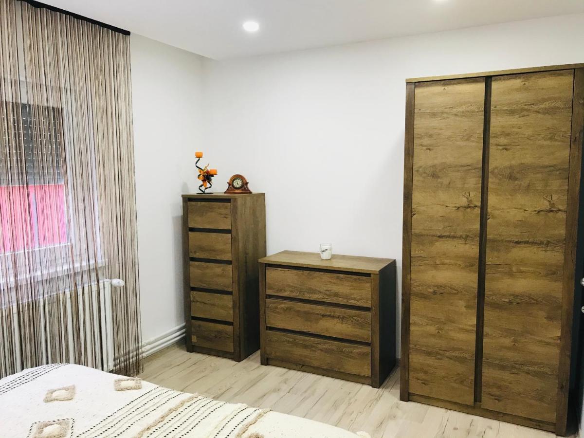 קאריי Comfy Apartment - Free Private Parking,Ac,Wi-Fi מראה חיצוני תמונה